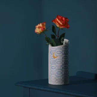 Large Journey Vase with roses